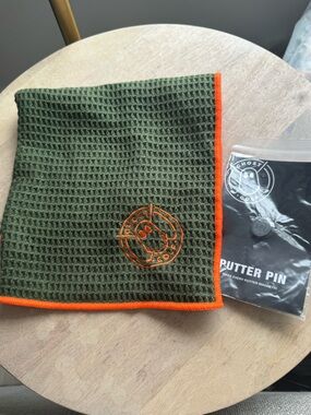 Ghost Golf Magnetic Towel Microfiber Golf Towel 18 X 18 Rifle Green Putter Pin